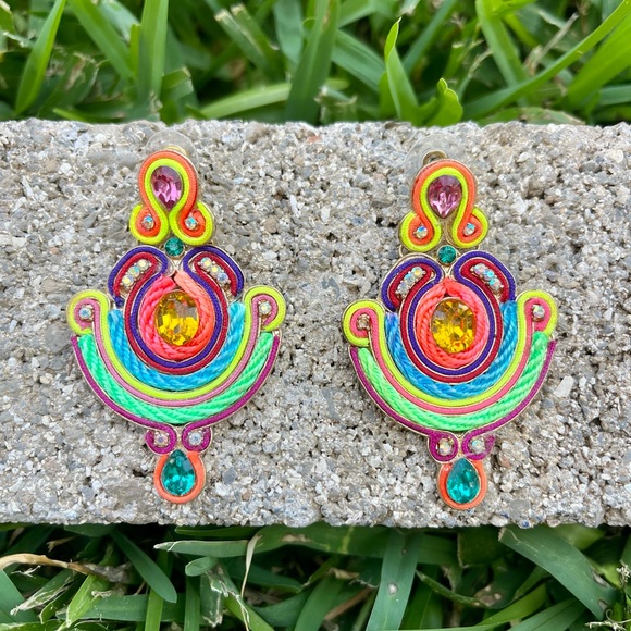 Boho Earrings Bright Festive Pierced NWOT - Picture 2 of 6